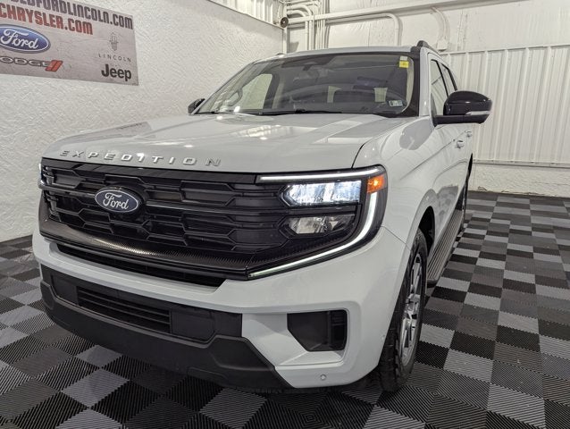 2025 Ford Expedition Active 4x4