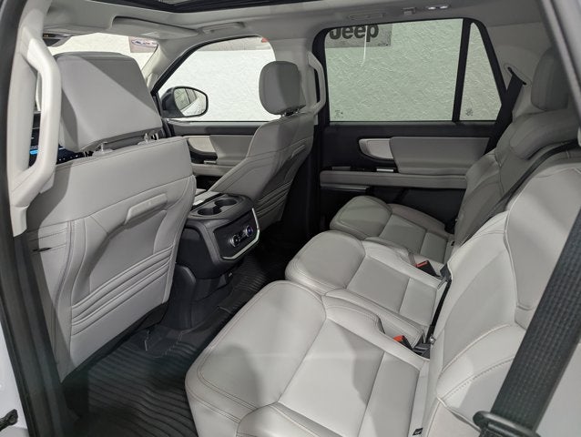 2025 Ford Expedition Active 4x4