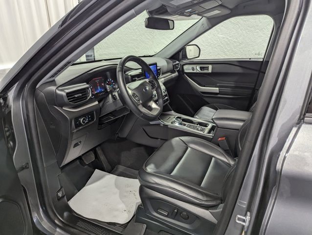 2023 Ford Explorer XLT 4x4