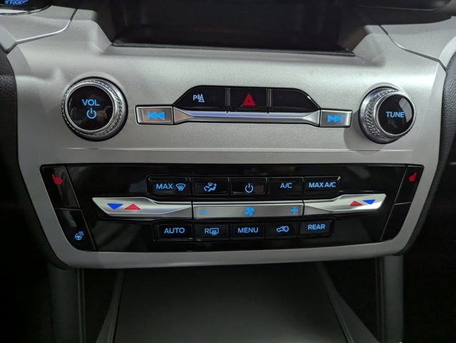 2023 Ford Explorer XLT 4x4