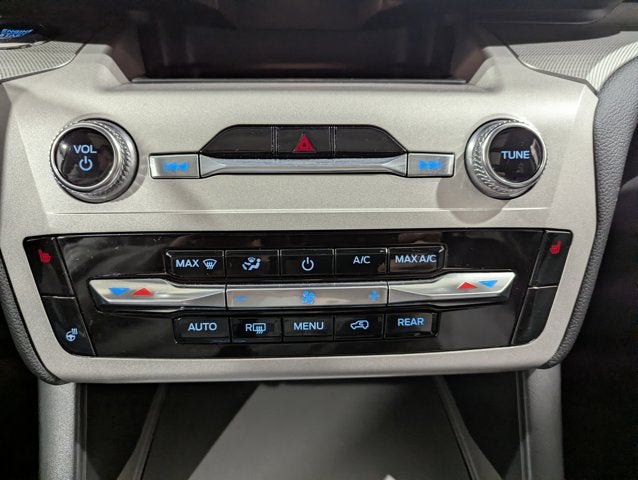 2024 Ford Explorer XLT 4x4