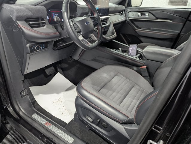 2025 Ford Explorer ST-Line 4x4