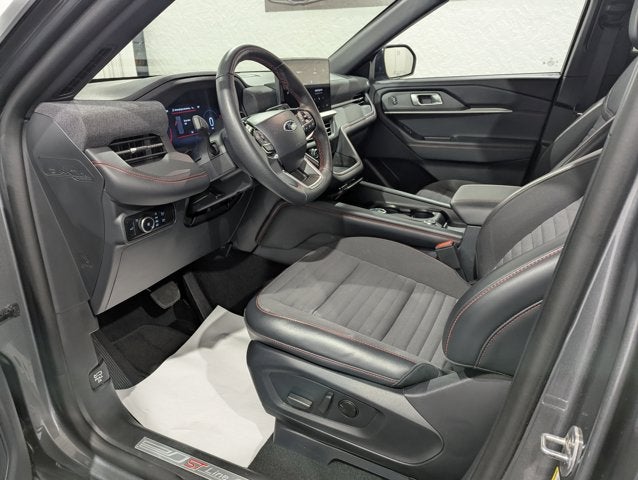 2025 Ford Explorer ST-Line 4x4