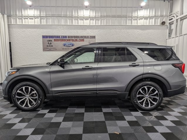 2025 Ford Explorer ST-Line 4x4