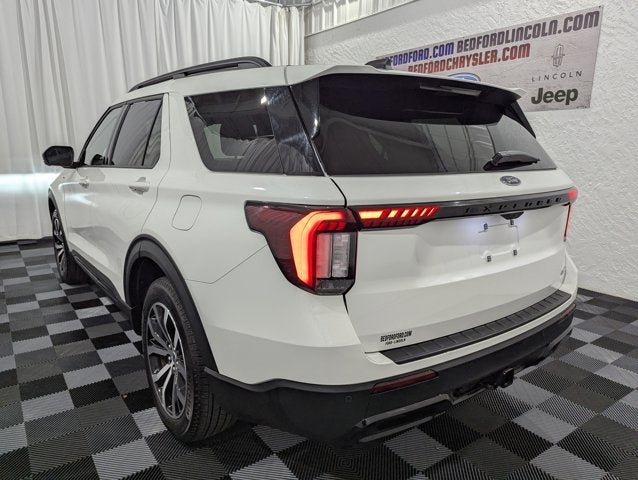 2025 Ford Explorer ST-Line 4x4