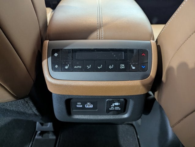 2022 Nissan Pathfinder Platinum 4x4