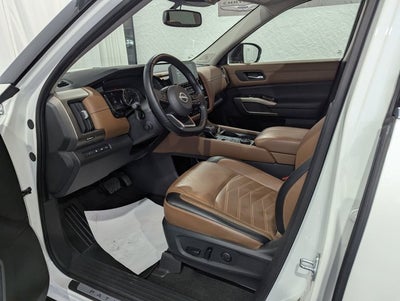 2022 Nissan Pathfinder Platinum 4x4
