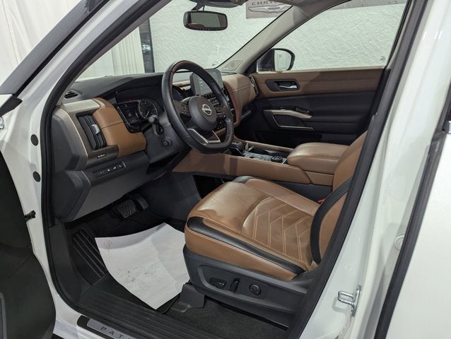 2022 Nissan Pathfinder Platinum 4x4