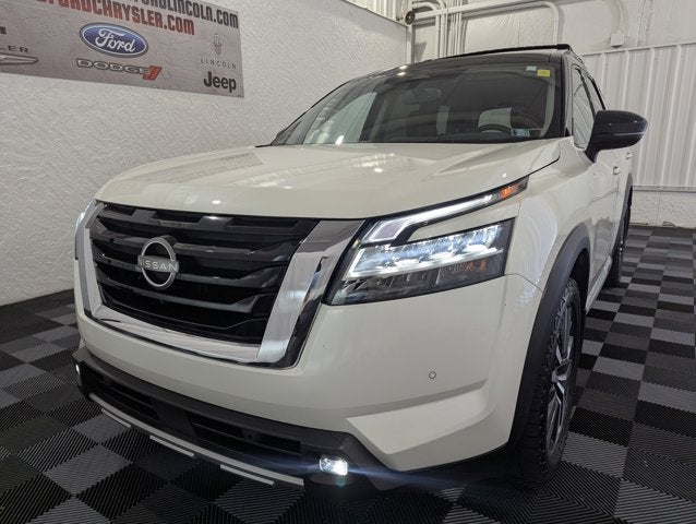 2022 Nissan Pathfinder Platinum 4x4