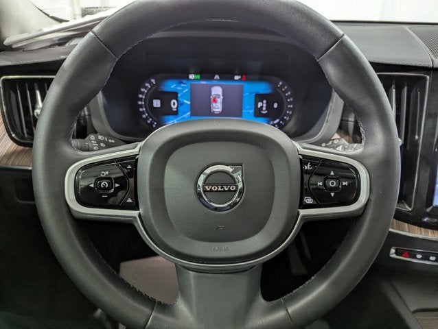 2023 Volvo XC60 Ultimate Dark Theme AWD