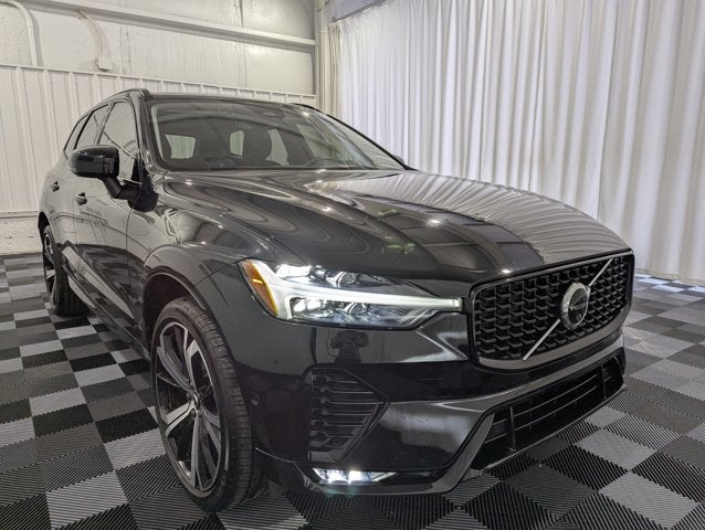 2023 Volvo XC60 Ultimate Dark Theme AWD