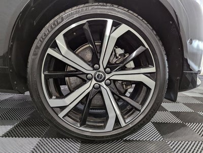 2023 Volvo XC60 Ultimate Dark Theme AWD