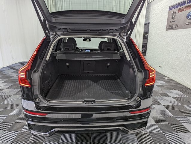 2023 Volvo XC60 Ultimate Dark Theme AWD