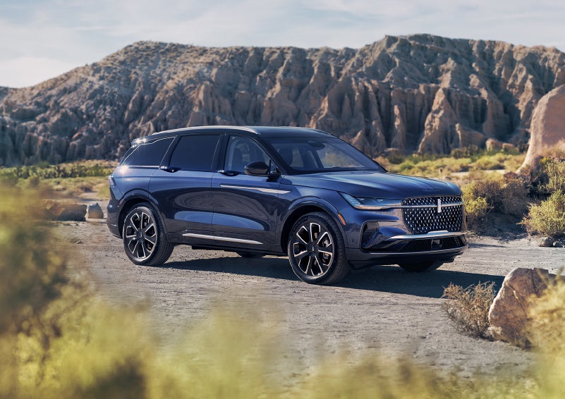 A 2024 Lincoln Nautilus® SUV is parked in a desert national park. | Bedford Lincoln PA in Bedford PA