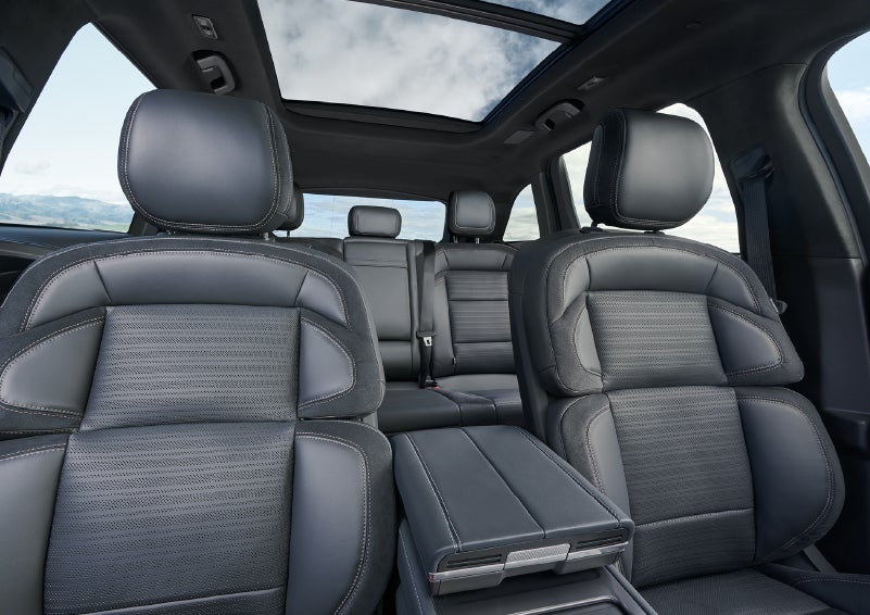 The spacious second row and available panoramic Vista Roof® is shown. | Bedford Lincoln PA in Bedford PA